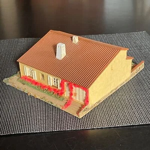 Modellino in plastica scala HO 6,5" Jouef casa moderna con paesaggio Maison equilibrio VINTAGE - Foto 1 di 4