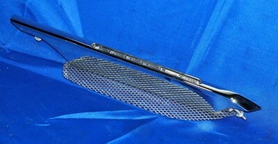 *CABLE CORTADO* Guardabarros delantero derecho Aston Martin Rapide 2010-2020 moldura cromada con luz Foto 1 de 4