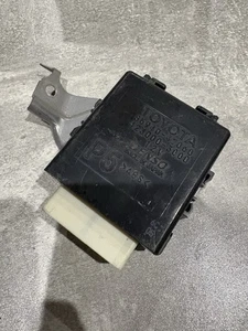 Módulo relé limpiaparabrisas delantero Toyota Prius 2016-2022 OEM 85940-47060 OEM - Imagen 1 de 5
