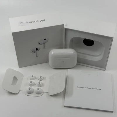 Apple AirPods Pro (2nd Gen.) USB-C White. LEFT AIRPOD DOES NOT WORK - Image 1 of 4