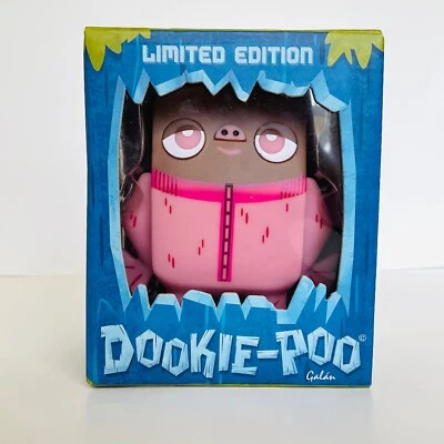 Dookie-Poo Edición Limitada. Figura de acción no posable Glow in the Dark Sleepy-Poo Foto 1 de 4
