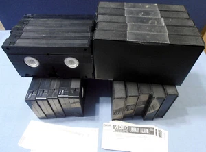 Posten von 10 leeren VHS-Kassetten T120 mit schwarzen Klapphüllen & leeren Etiketten - Bild 1 von 4