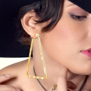 GOLD CREOLEN GROSS Dreieck Ohrringe 24K vergoldet + Etui - Bild 1 von 4