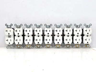 CR20-W LEVITON 20 AMPERIOS, 125 VOLTIOS, CUERPO ESTRECHO DÚPLEX RECEPTÁCULO LOTE DE 9 Foto 1 de 4