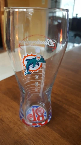 MIAMI DOLPHINS / BOSTON PIZZA BUDWEISER 20 OZ. GLASS Cover