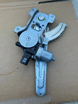 2014-2016 SUBARU CROSSTREK ЗАДНИЙ ПРАВЫЙ БОКОВОЙ СТЕКЛОПОДЪЕМНИК И МОТОР OEM - Изображение 1 из 4