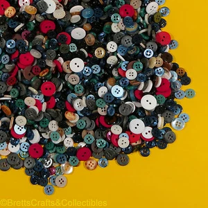 Sewing & Crafting Buttons 227 Grams (8 oz) per bag - 2,3 & 4 Hole - Mix 38/227 - Picture 1 of 4