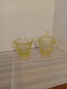 Yellow Depression glass Sugar And Creamer - Picture 1 of 2