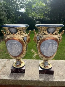 Vaso urna porcellana tipo Sevres Minton XIX secolo francese europeo Pate sur Pate - Foto 1 di 16