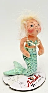 2005 ANNALEE MERMAID DOLL 8.5" TALL (LAID FLAT) GREEN TAIL WHITE BLONDE HAIR - Picture 1 of 9