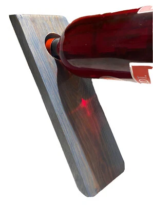 Soporte para botellas de vino flotante de madera hecho a mano soporte de exhibición usado azul marino anti gravedad Foto 1 de 4