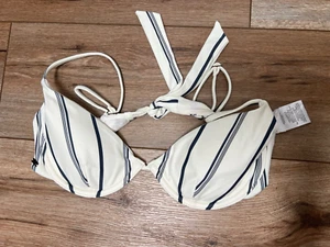 Top de bikini O'Neill Juniors con aros clásico a rayas Sevilla talla D/D precio de venta sugerido por el fabricante $55 - Imagen 1 de 8