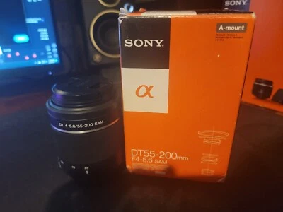 Sony DT 55-200mm F4-5.6 SAM with Sony A Mount - Image 1 of 3