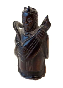 NETSUKE Woman WITH MANDOLIN Wood VINTAGE Provenance - Picture 1 of 7