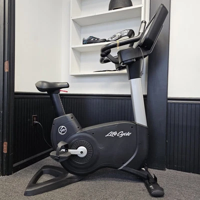 LIFE FITNESS - BICICLETA VERTICAL 95CS con consola Discovery SE - + ENVÍO GRATUITO A EE. UU. + Foto 1 de 4