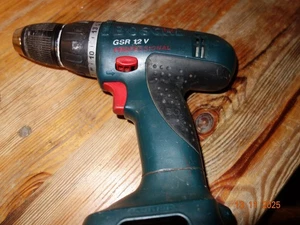 AKKU Schrauber Bosch GSR 12V Defekt - Bild 1 von 3