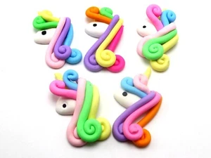 10 piezas Color Mixto Arcilla Arco Iris Cuerno Arco Iris Caballos Unicornio Cabujón Deco - Imagen 1 de 5