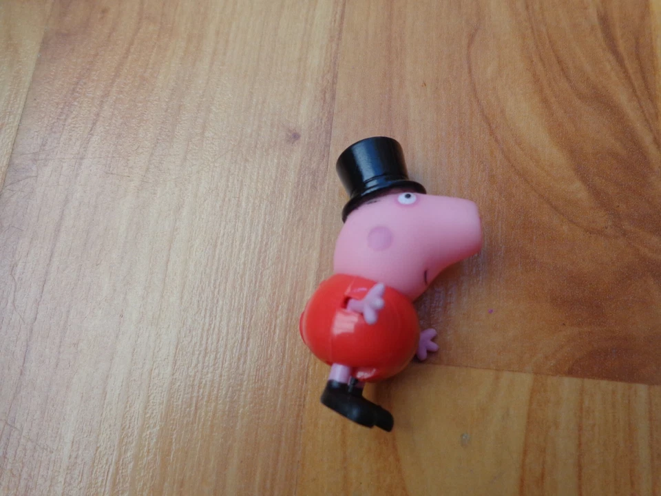 Figura De Acción De PEPPA PIG De La Serie De TV - PEPPA PIG Guardia Real - Imagen 1 de 1