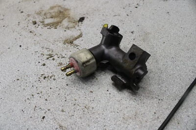 Honda CB750F 1976 interruptor de unión divisor de línea de freno delantero R8-9924. GV Foto 1 de 4