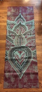 GAIAM Super Compact, Non-Slip, Foldable Yoga Mat 24” x 68” x 2mm NWOT - Picture 1 of 7
