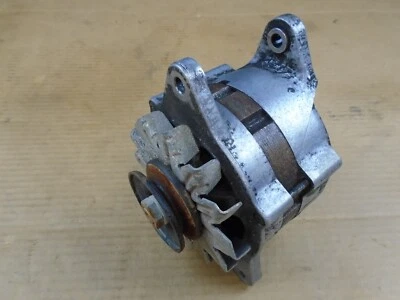 Camioneta pickup Toyota Celica 20R 1975 1976 1977 motor alternador 75 76 77 Foto 1 de 4