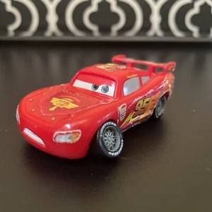 Disney Pixar Cars Lightning McQueen with Crash Damage Quick Changers Race Car - Picture 1 of 11