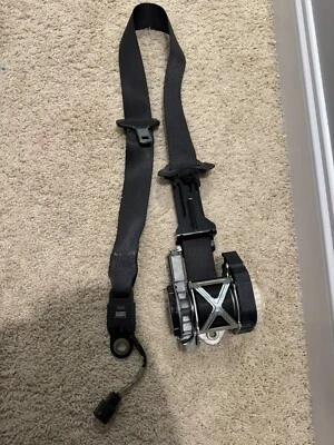 Conjunto retractor cinturón seguridad pasajero delantero derecho Ford Explorer 2011-2012 negro Foto 1 de 4