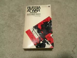 RUSSIA AT WAR 1941-1945 ALEXANDER WERTH PAPERBACK BOOK 1964 - Picture 1 of 9