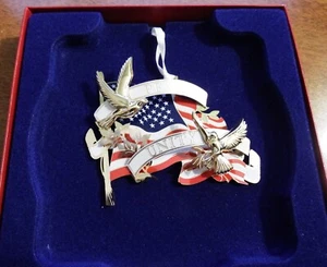 Patriotic 3D Decoration/Ornament American Flag Peace & Unity Doves 2.5" x 3" NEW - Picture 1 of 1