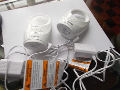 Juego de monitor de bebé unidireccional Vtech DM1111 probado y funcionando con cables de alimentación Foto 1 de 4
