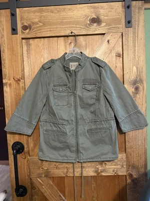 Chaqueta tallada con volantes para mujer M gris manga 3/4 cremallera lona militar Foto 1 de 3