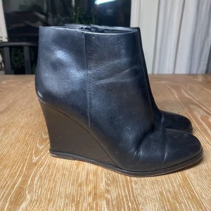 Stivaletti Vince Camuto neri in pelle punta tonda zip zeppa tacco misura 9M - Foto 1 di 6