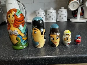 VINTAGE The Little Mermaid Matroyshka Wooden Russian Nesting 5 Doll set rare - Picture 1 of 16
