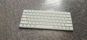 Blaues Apple Magic Keyboard A2450 Bluetooth Wireless - Bild 1 von 1