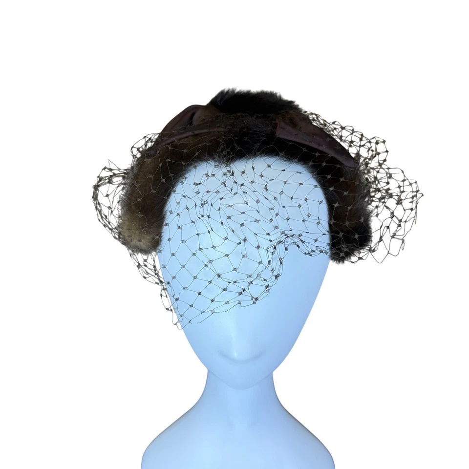Chapéu de coquetel feminino marrom pele de vison com laço e véu de rede estilo vintage elegante - Imagem 1 de 4