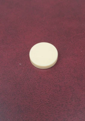 Cardinal Backgammon Repuesto Checker Chip Marfil 1 1/16 Juego Pieza 1997 Foto 1 de 2