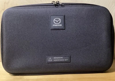 Комплект для оказания первой помощи на дороге Mazda от оригинального производителя с инструментами и элементами - Изображение 1 из 4
