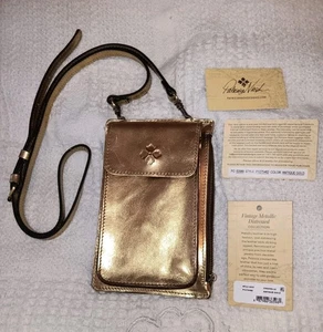 Patricia Nash Chiavella Leder Handy Umhängetasche Geldbörse RFID - Antik Gold - Neu mit Etikett - Bild 1 von 6