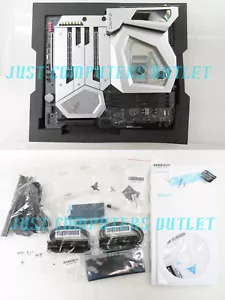 🔥 "Cancelled PC" ASRock Z490 Aqua (10G LAN) LGA 1200 E-ATX Motherboard Kit - Picture 1 of 13