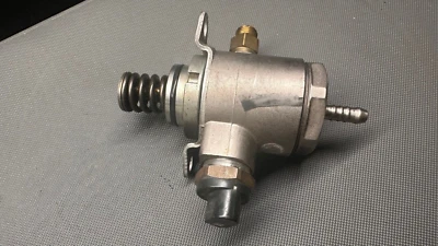 Audi A4 S4 B8 8K 2011 diésel combustible bomba alta presión 06J025C Foto 1 de 4