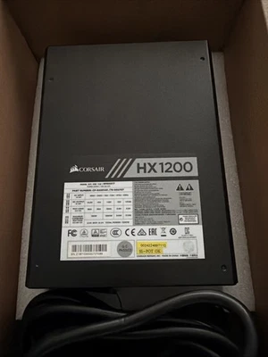 Corsair Serie HX, HX1200, 1200 vatios, fuente de alimentación totalmente modular, 80+ Platinum Foto 1 de 4