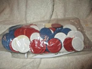Vintage~Fiches da poker in plastica~rosso~bianco~blu~anni 60~97 qty. - Foto 1 di 8