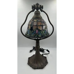 Vintage Tiffany Style Stained Glass 19 In Desk, Accent, Table Lamp, Metal Base - Picture 1 of 4
