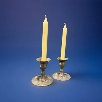 Antiguo candelabro chino Art Nouveau de peltre con inserción de piedras preciosas Foto 1 de 4