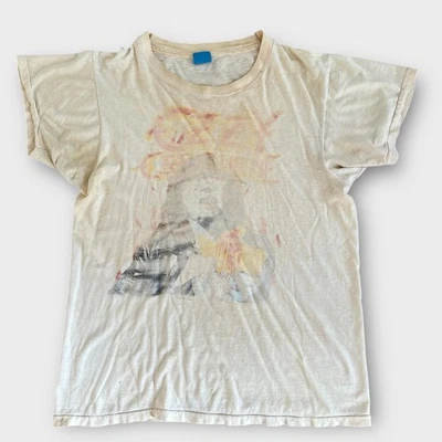 Camiseta Ozzy Osbourne 1982 "Ozzy Bites The Big One" gira por Texas banda vintage 80 Foto 1 de 4