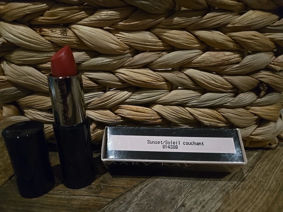 Mary Kay CREME LIPSTICK Discontinued Sunset (014388) New Old Stock NIB - Image 1 of 1