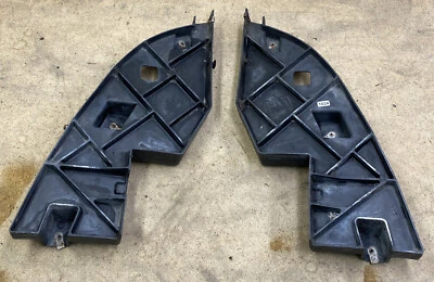 Комплект наружного наполнителя для левого и правого переднего бампера 2007-2014 Chevrolet Suburban 1500 - Изображение 1 из 4