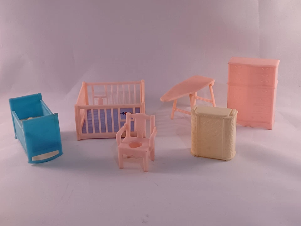 Lote de 6 sillas cama cuna muebles habitación bebé casa muñecas Renwal coleccionables vintage Foto 1 de 4