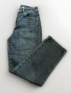 LEE Women's RELAXED FIT Straight Leg Mid-Rise Jeans Sz 8 Petite - Picture 1 of 7