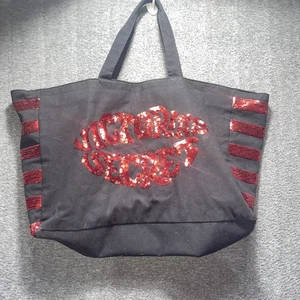 Bolso de fin de semana Victoria Secret 2019 de lona negro con labios de lentejuelas rojas - Imagen 1 de 11